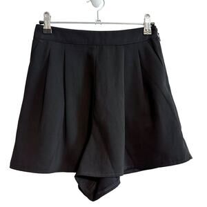 TopShop Black Tailored Style Pleat Front Relaxed Fit Dressy Shorts NWT Size 2